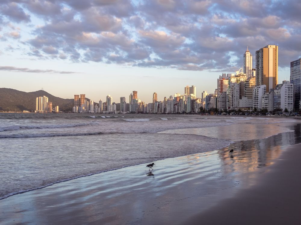 Chuvas no Sul do Brasil: como aproveitar as cidades mesmo em dias chuvosos