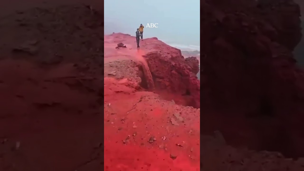 ¿Una playa que ‘sangra’ Hace unos días se ha vuelto viral en redes. #horizonte #cuartomilenio.